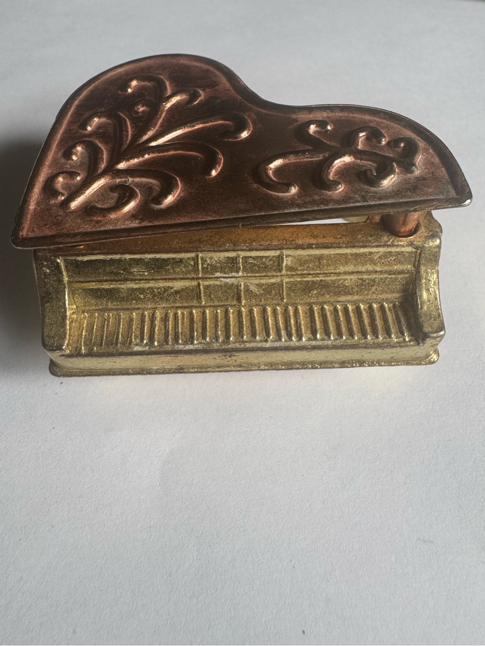 Vintage Minatare Brass/Gold Tone Metal Made in England Model #756172 1980's